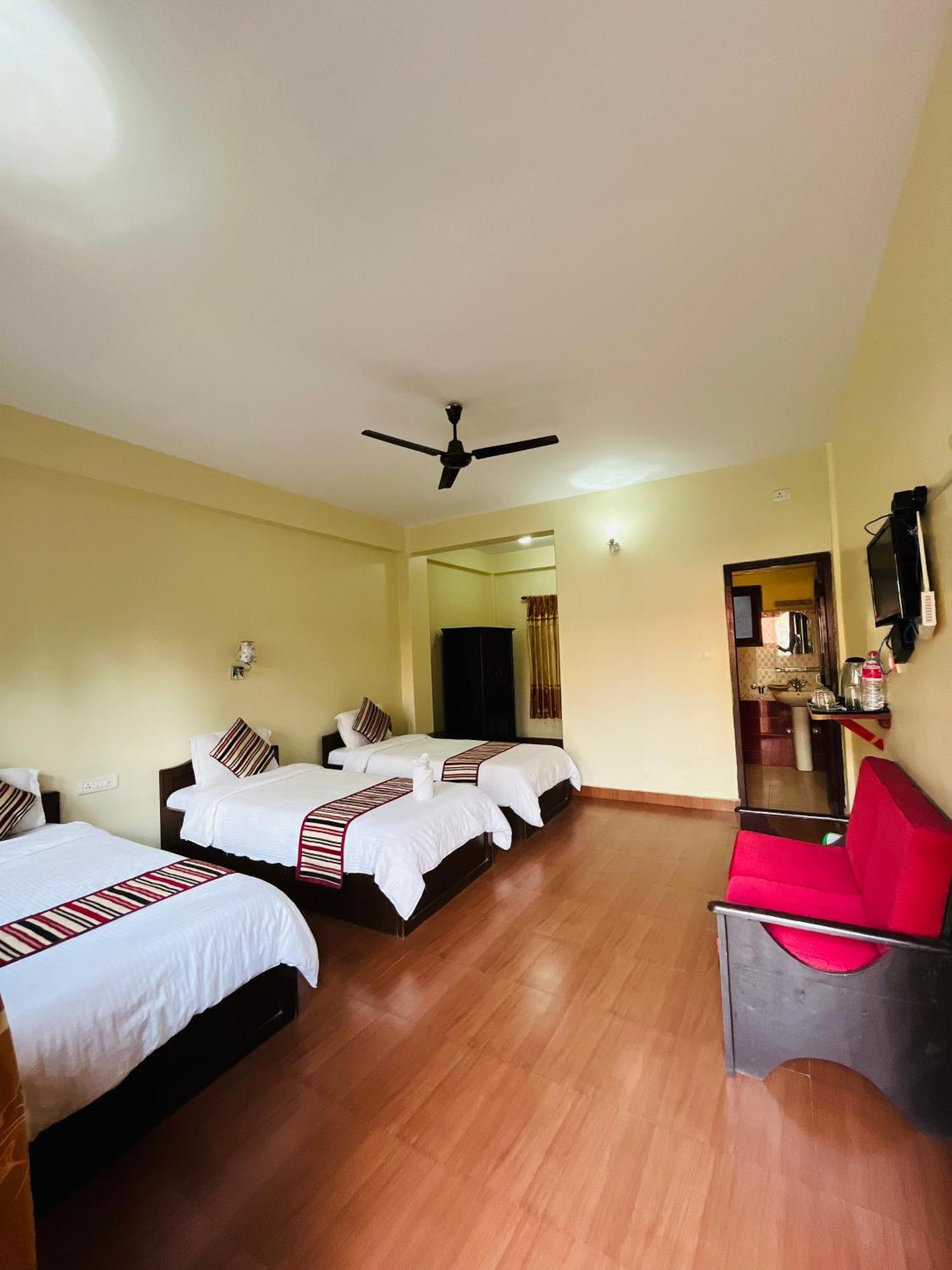 פוקהרה Butterfly Lodge מראה חיצוני תמונה
